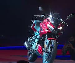 Bajaj Pulsar 250 Launched: बजाज पल्सर 250 भारतात लॉन्च, पाहा फोटो