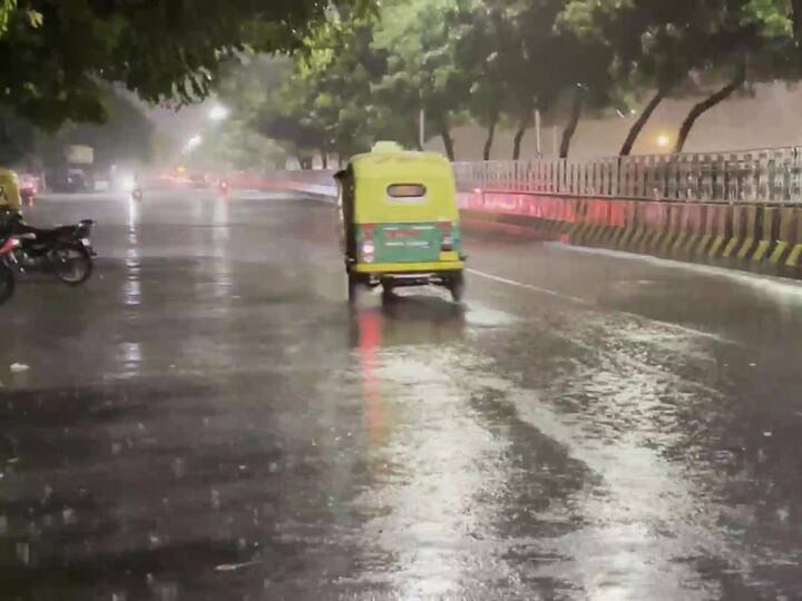 Sunday morning wasn't any different, heavy rain continued to be witnessed in the NCR. (Source: ANI)