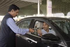 Valet Parking : प्रवाशांसाठी विमानाचा प्रवास आता अधिक सोयीस्कर , मुंबई विमानतळावर सुरु केली एक्सक्लुजिव व्हॅले सेवा