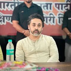 PHOTO: नारायण राणे यांचे सुपुत्र निलेश राणेंचा राजकरणाला रामराम!