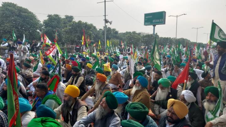 ਕਿਸਾਨ ਚੰਡੀਗੜ੍ਹ ਦੀਆਂ ਹੱਦਾਂ 'ਤੇ ਆਣ ਡਟੇ ਹਨ। ਕਿਸਾਨ ਜਥੇਬੰਦੀਆਂ ਵੱਲੋਂ ਅੱਜ ਤੋਂ ਤਿੰਨ ਰੋਜ਼ਾ ਧਰਨਾ ਸ਼ੁਰੂ ਕਰ ਦਿੱਤਾ ਗਿਆ ਹੈ।