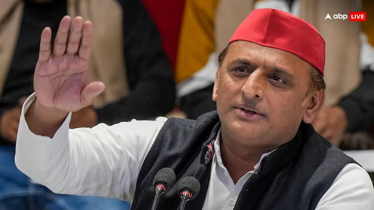 अखिलेश यादव और सपा के खिलाफ होगा मानहानि का मुकदमा? इस नेता के वकील ने चेताया, कहा- 15 दिन में... Up politics samajwadi party bjp clash on brajesh pathak and akhilesh yadav अखिलेश यादव और सपा के खिलाफ होगा मानहानि का मुकदमा? इस नेता के वकील ने चेताया, कहा- 15 दिन में...