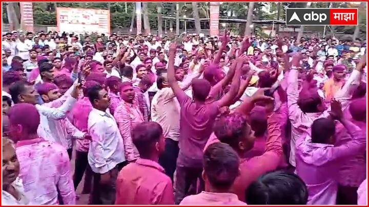 दरम्यान, माढा मतदारसंघातून महाविकास आघाडीचे धैर्यशील मोहिते पाटील भरघोस मतांनी विजयी झाल्यामुळे कार्यकर्त्यांचा उत्साह गगनात मावेनासा झाला आहे.