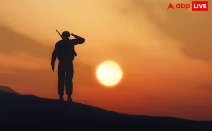 ਜੇਕਰ ਕੋਈ ਜੰਗ ਦੌਰਾਨ ਪਾਕਿਸਤਾਨ ਜਾਂ ਕਿਸੇ ਦੁਸ਼ਮਣ ਦੇਸ਼ ਦੀ ਪ੍ਰਸ਼ੰਸਾ ਕਰਦਾ ਹੈ, ਉਨ੍ਹਾਂ ਦੇ ਝੰਡੇ ਸਾਂਝੇ ਕਰਦਾ ਹੈ ਜਾਂ ਲਿਖਦਾ ਹੈ ਕਿ
