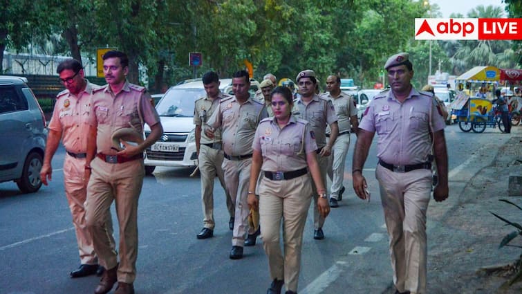 Can police officers also participate in war Know what are the rules for this क्या पुलिस के अफसर भी युद्ध में हो सकते हैं शामिल, जानें इसके लिए क्या हैं नियम?