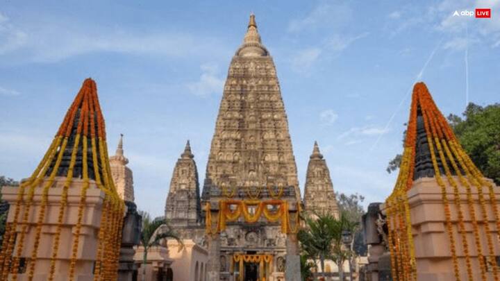 मंगल गौरी तीर्थ - बिहार के गया जिले भस्मकुट पर्वत पर स्थित मां मंगला गौरी पालन पीठ के रूप में विराजमान हैं. यहां माता सती का वक्ष स्थल गिरा था, जो मंगला गौरी मंदिर के गर्भ गृह में मौजूद है.