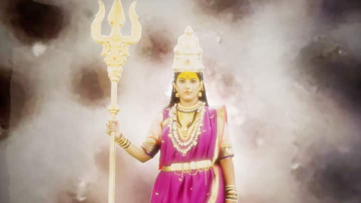 बाळरूप हे केवळ निरागसतेचं नव्हे तर साक्षात शक्तीचं प्रतीक आहे एक असुरविनाशासाठी आवश्यक असलेलं नवसृजन. ही अनुभूती, त्यामागचं आध्यात्मिक सूत्र, आणि देवीचा बालरूपी प्रवास प्रेक्षकांना कथानकाच्या गाभ्याशी जोडून ठेवतो.