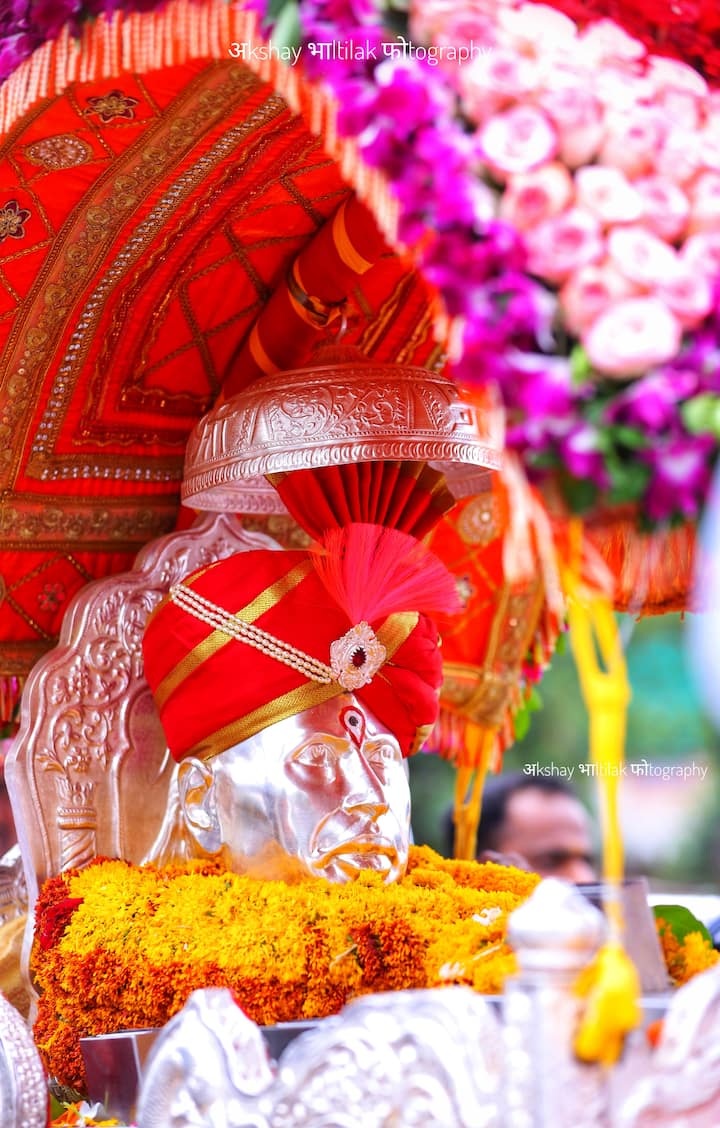 गजानन महाराजांच्या पालखीच्या आगमनानिमित्त अकोल्यात दोन दिवस अक्षरश: दिवाळी साजरी होणार आहे (फोटो सौजन्य : अक्षय भालतिलक, अकोला)